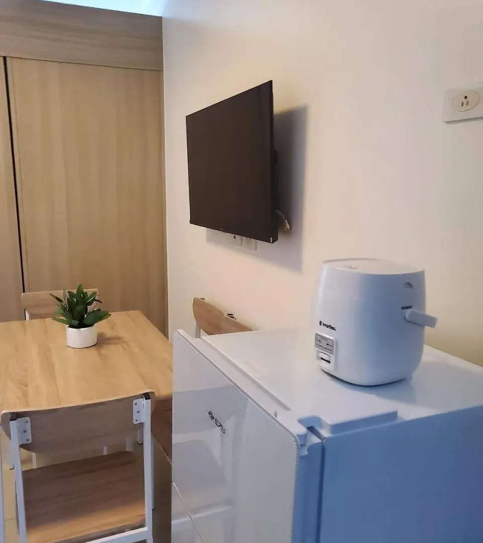 Aparthotel Barkada Room By Metro Staycation Manila